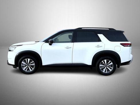 Used 2024 Nissan Pathfinder SL image 8
