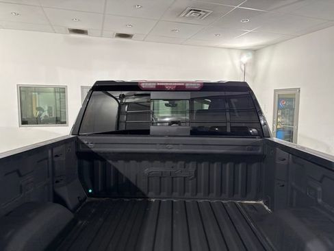 Used 2022 GMC Sierra 1500 AT4 w/ AT4 Premium Package AWD/4WD image 10