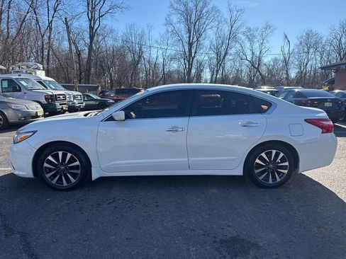 Used 2016 Nissan Altima 2.5 SV image 9