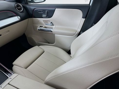 Certified 2025 Mercedes-Benz GLB 250 4MATIC image 25