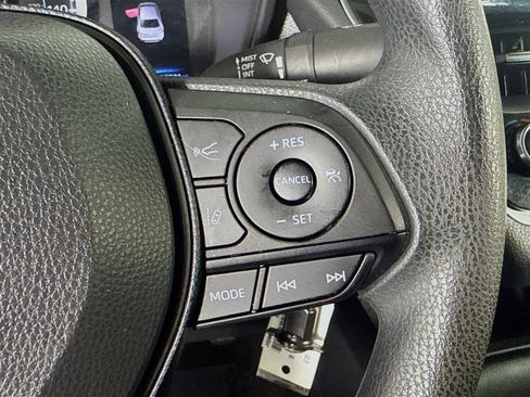 Used 2020 Toyota Corolla LE image 15