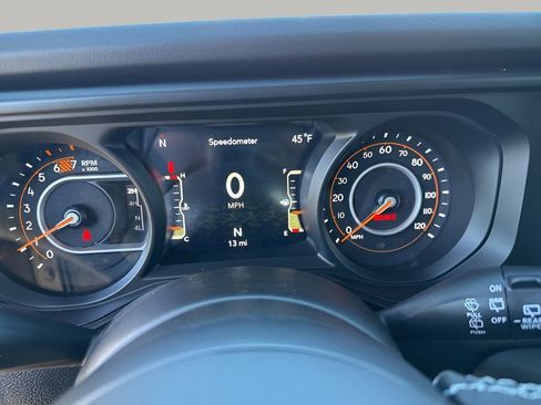 Used 2025 Jeep Wrangler Unlimited Rubicon AWD/4WD image 25