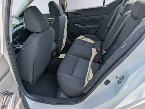 Used 2023 Nissan Altima 2.5 SV w/ SV Premium Package FWD image 13