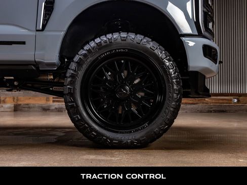 Used 2026 Ford F250 Platinum w/ Platinum Plus Package AWD/4WD image 12