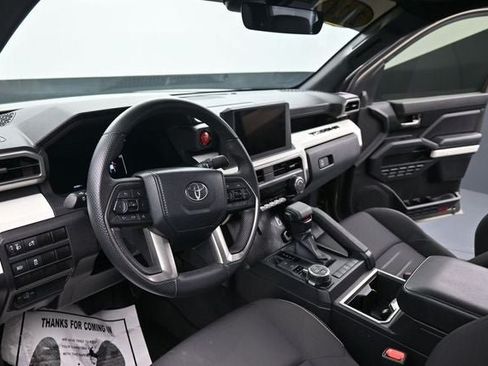 Used 2024 Toyota Tacoma TRD Off-Road AWD/4WD image 17