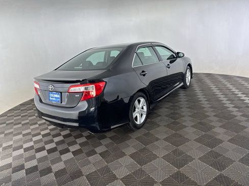 Used 2014 Toyota Camry SE FWD image 5