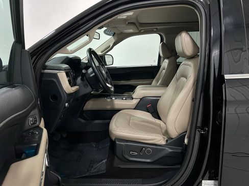 Used 2022 Ford Expedition Max Limited AWD/4WD image 4