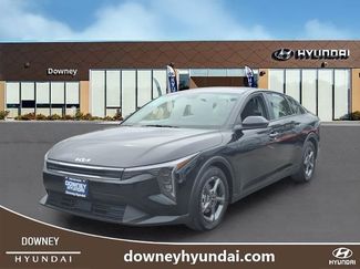 Used 2025 Kia K4 LXS video 1