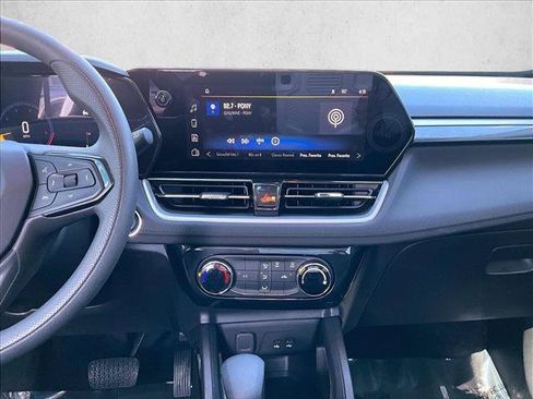 Certified 2025 Chevrolet TrailBlazer LT FWD image 8