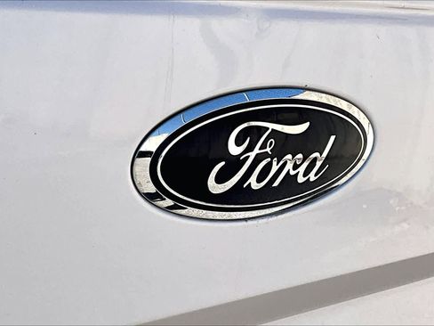 Used 2017 Ford F150 Lariat image 31