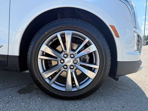 Certified 2024 Cadillac XT5 Premium Luxury w/ LPO, Floor Liner Package AWD/4WD image 17