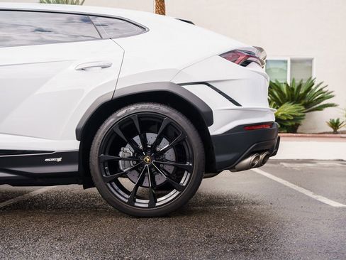 Used 2023 Lamborghini Urus S image 33