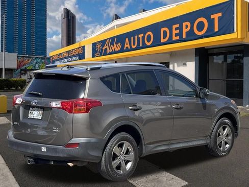 Used 2015 Toyota RAV4 XLE AWD/4WD image 5