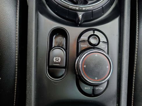 Used 2017 MINI Cooper Clubman S image 29