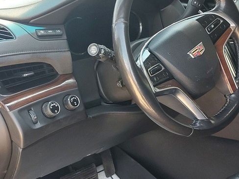 Used 2017 Cadillac Escalade ESV Luxury AWD/4WD image 16