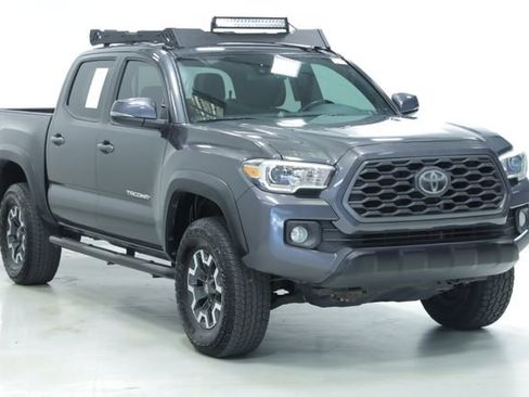 Used 2020 Toyota Tacoma TRD Off-Road image 3