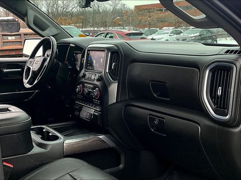 Used 2022 Chevrolet Silverado 1500 LTZ w/ LTZ Premium Package image 21