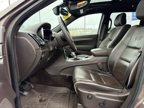 Used 2019 Jeep Grand Cherokee Overland image 9
