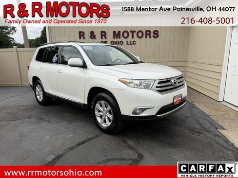 Used 2011 Toyota Highlander SE w/ Tow Pkg AWD/4WD image 1