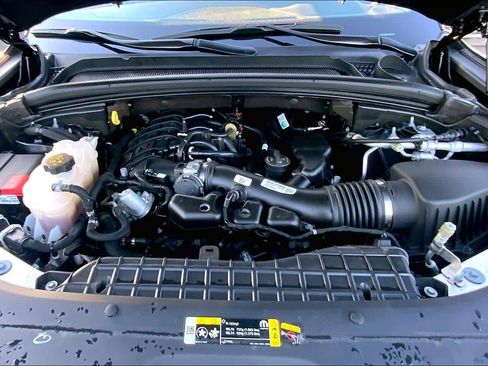 Used 2023 Jeep Grand Cherokee Limited image 27