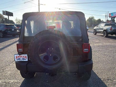 Used 2012 Jeep Wrangler Sport AWD/4WD image 6