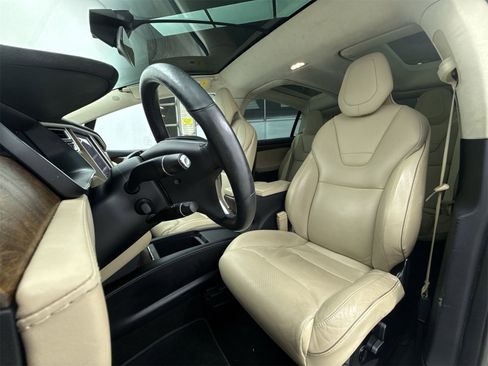 Used 2016 Tesla Model X 90D image 10