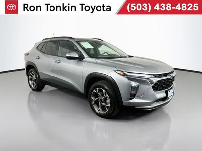 Used 2025 Chevrolet Trax LT w/ LPO, Blackout Package