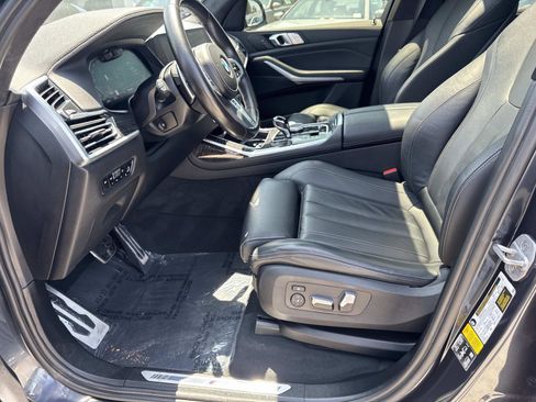 Used 2022 BMW X7 xDrive40i w/ M Sport Package AWD/4WD image 16