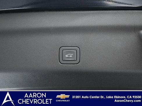 New 2025 Chevrolet Suburban Premier image 20