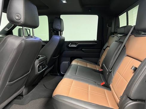 Used 2025 Chevrolet Silverado 3500 High Country w/ Technology Package AWD/4WD image 41