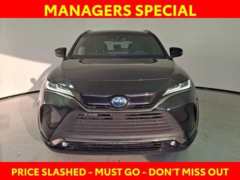 Used 2024 Toyota Venza Nightshade image 3