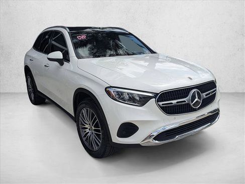 Used 2026 Mercedes-Benz GLC 300 4MATIC image 3