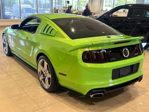 Used 2013 Ford Mustang GT Premium RWD image 23