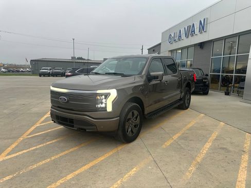 Used 2023 Ford F150 Lightning Lariat AWD/4WD image 3