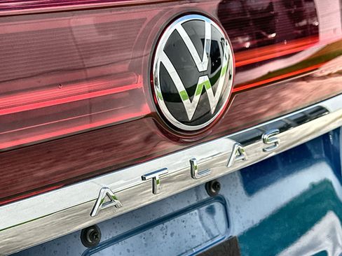 Used 2025 Volkswagen Atlas SE image 7