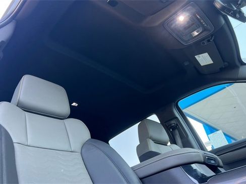 Used 2024 Chevrolet Silverado 1500 ZR2 w/ Technology Package image 20