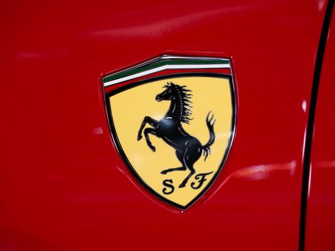 Used 2022 Ferrari F8 Tributo RWD image 19