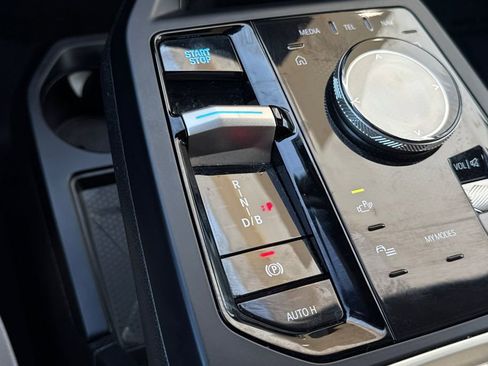 Used 2023 BMW iX xDrive50 image 24