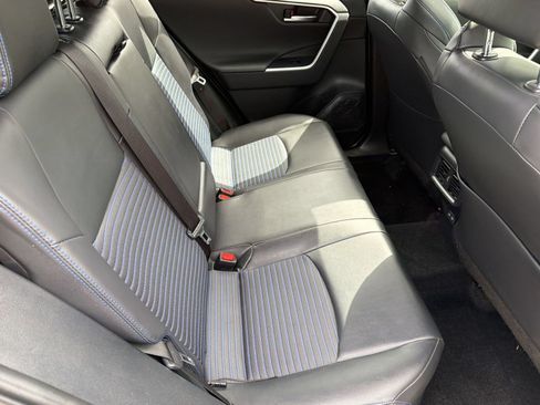 Used 2025 Toyota RAV4 XSE w/ Weather Package AWD/4WD image 30