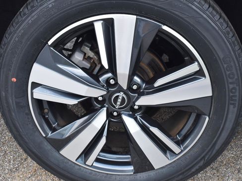 Used 2023 Nissan Rogue Platinum w/ Platinum Premium Package AWD/4WD image 13