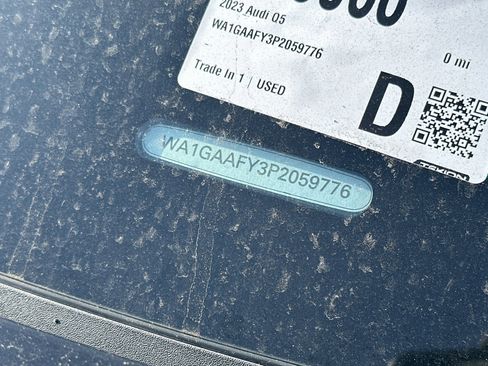 Used 2023 Audi Q5 2.0T Premium w/ Convenience Package image 2