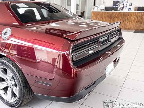 Used 2019 Dodge Challenger SXT RWD image 14