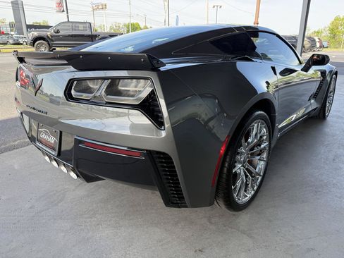 Used 2016 Chevrolet Corvette Z06 Coupe w/ 3LZ w/ 3LZ Preferred Equipment Group RWD image 8
