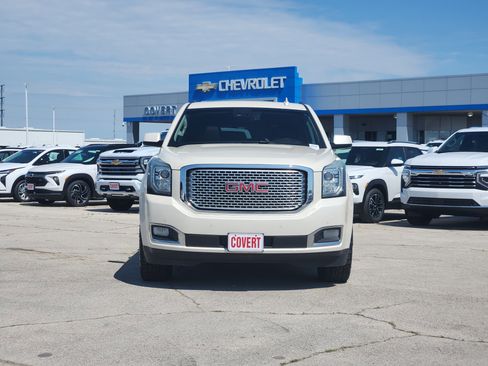 Used 2015 GMC Yukon Denali w/ Open Road Package RWD image 2