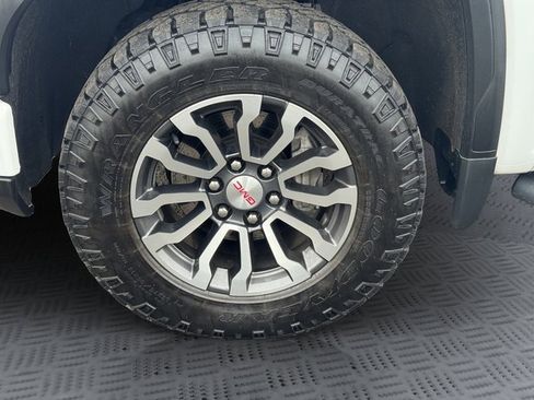 Used 2022 GMC Sierra 1500 AT4 w/ AT4 Premium Package image 30