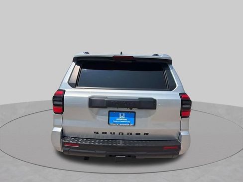Used 2025 Toyota 4Runner SR5 AWD/4WD image 5