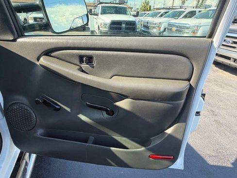 Used 2006 Chevrolet Silverado 3500 W/T w/ Heavy-Duty Power Package image 17