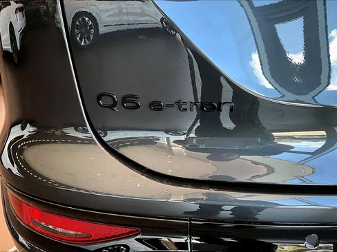 New 2027 Audi Q6 e-tron Premium Plus image 15