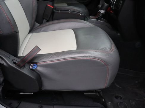 Used 2020 Jeep Wrangler Unlimited Rubicon AWD/4WD image 10