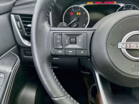 Used 2024 Nissan Rogue SV w/ SV Premium Package FWD image 11
